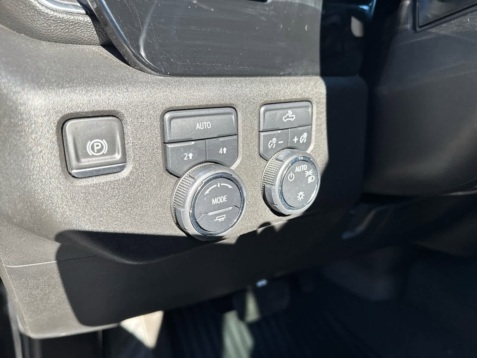 Used 2023 Chevrolet Silverado 1500 LT image 17