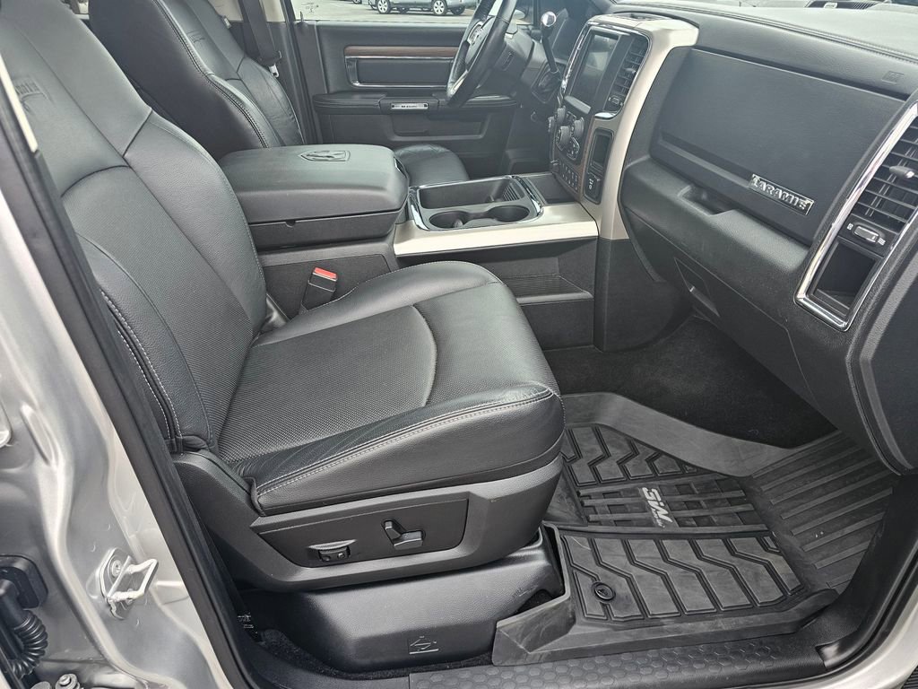 Used 2016 RAM 2500 Laramie w/ Convenience Group AWD/4WD image 11