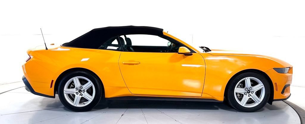 Used 2026 Ford Mustang Premium RWD image 3