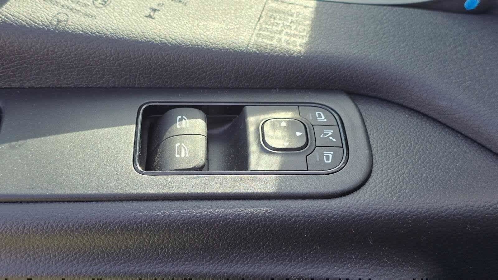 Used 2025 Mercedes-Benz Sprinter 2500 image 23