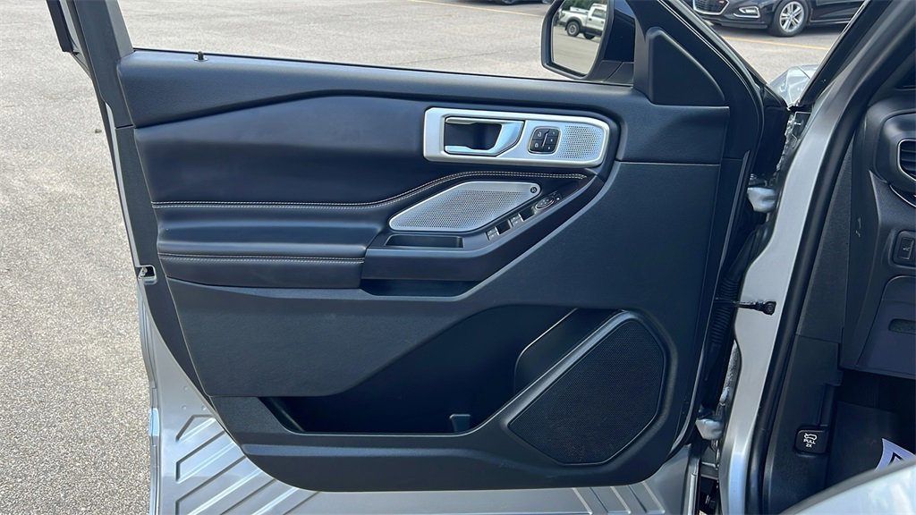 Used 2020 Ford Explorer ST w/ ST Street Pack image 10