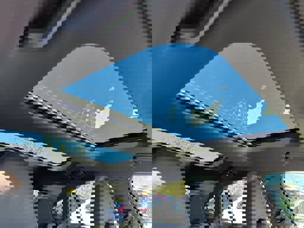 Used 2018 Porsche Panamera 4S image 9