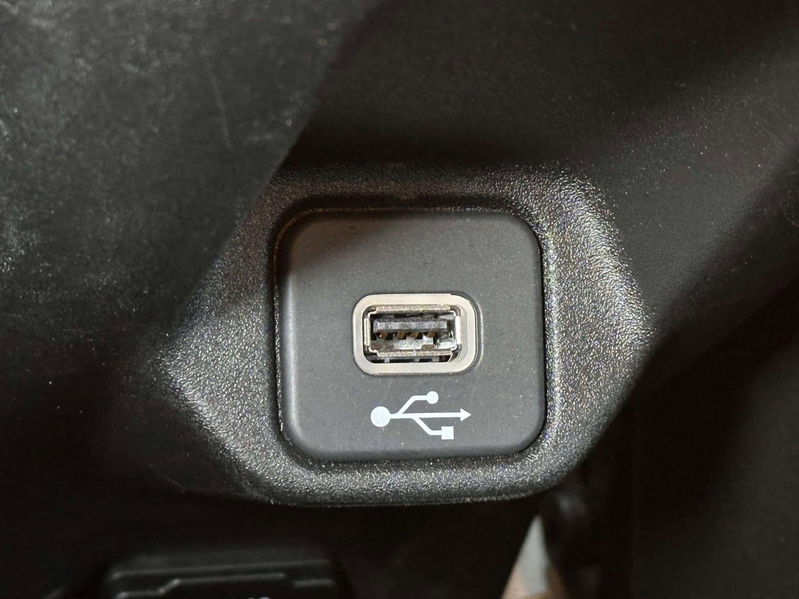 Used 2020 Jeep Renegade Limited AWD/4WD image 22