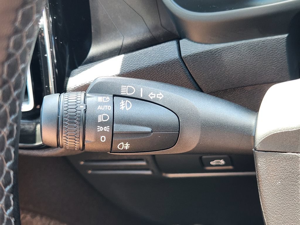 Certified 2023 Volvo C40 P8 Recharge Ultimate AWD/4WD image 34