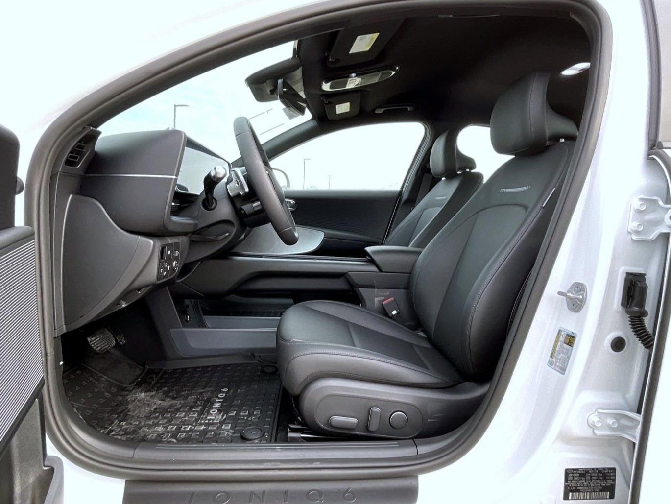 New 2025 Hyundai Ioniq 6 SEL image 10