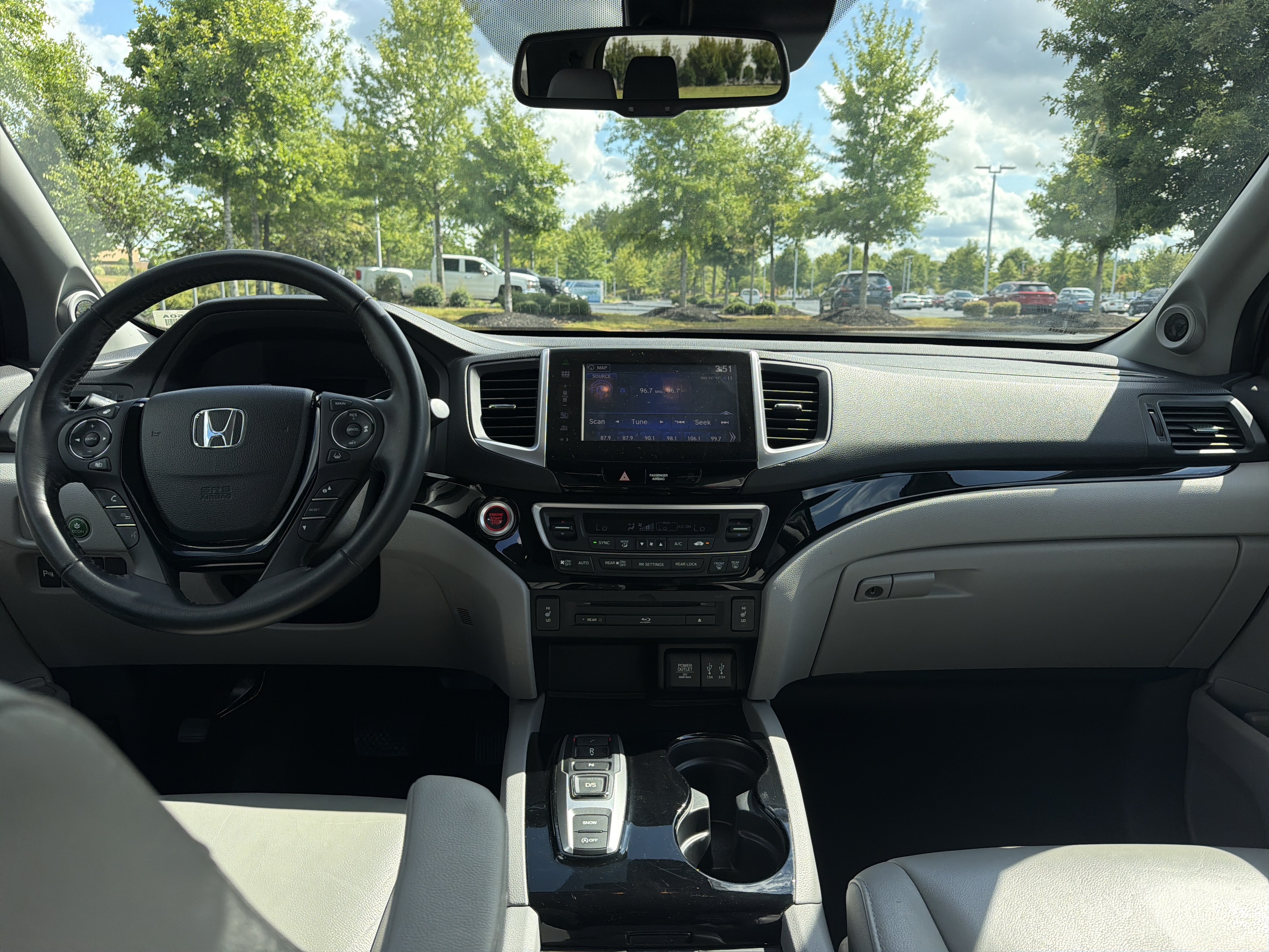 Used 2016 Honda Pilot Touring image 29
