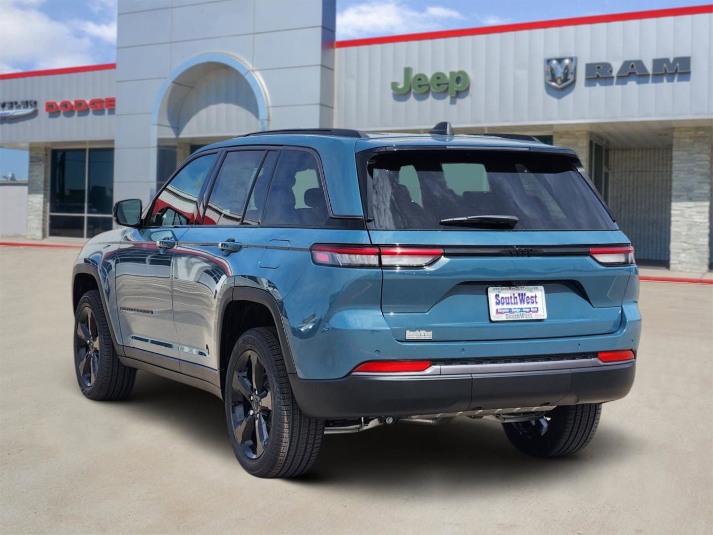 New 2026 Jeep Grand Cherokee Limited w/ Limited Altitude Package RWD image 4