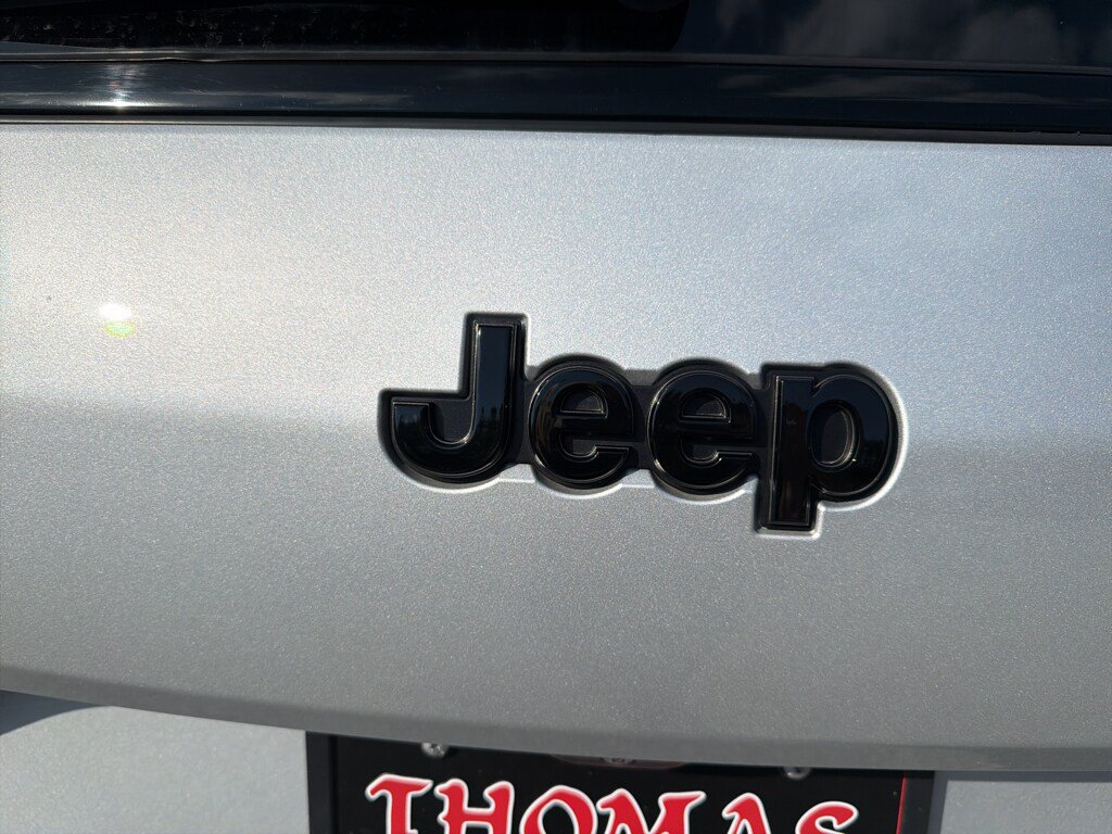 Used 2021 Jeep Grand Cherokee L Laredo AWD/4WD image 29