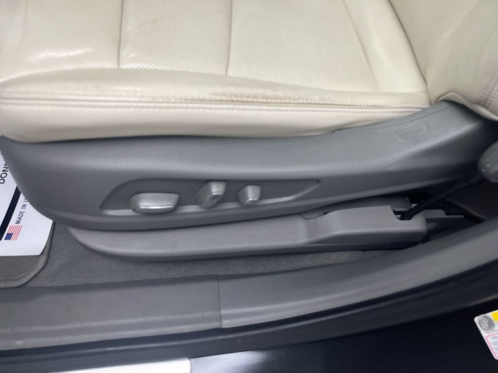 Used 2020 Cadillac XT6 Premium Luxury FWD image 16