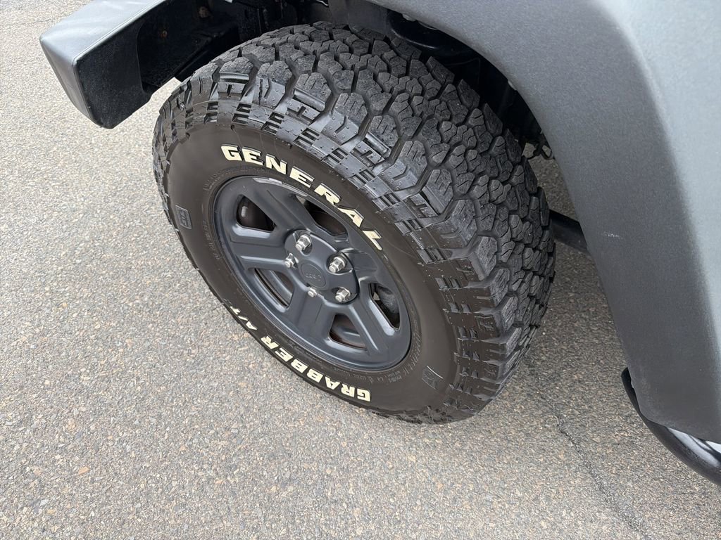 Used 2016 Jeep Wrangler Sport w/ Connectivity Group AWD/4WD image 22