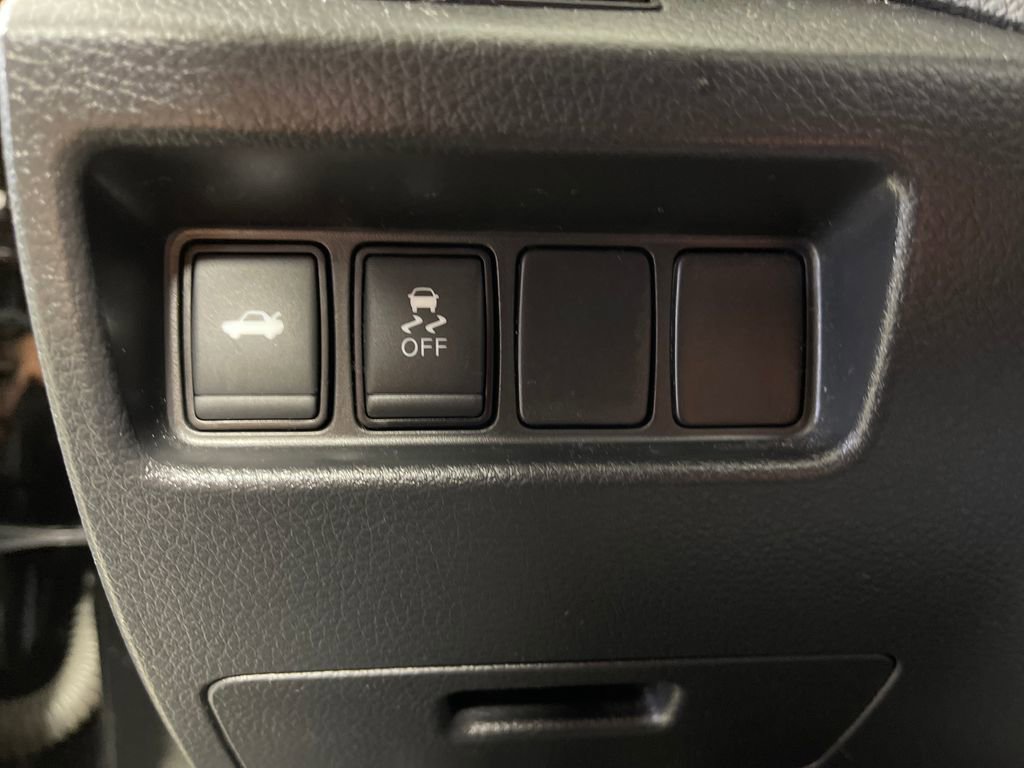 Used 2018 Nissan Altima 2.5 SR w/ SR Midnight Edition FWD image 29