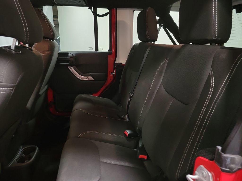 Used 2017 Jeep Wrangler Unlimited Rubicon w/ Connectivity Group image 20