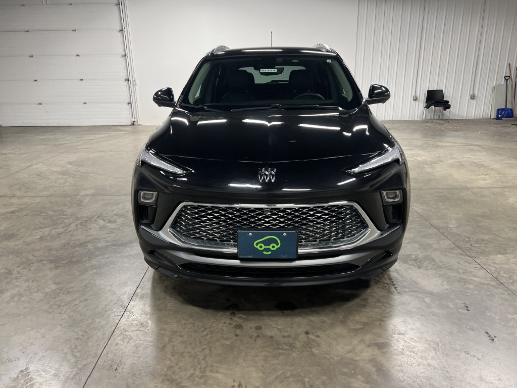 Certified 2025 Buick Encore GX Avenir w/ Avenir Technology Package AWD/4WD image 4