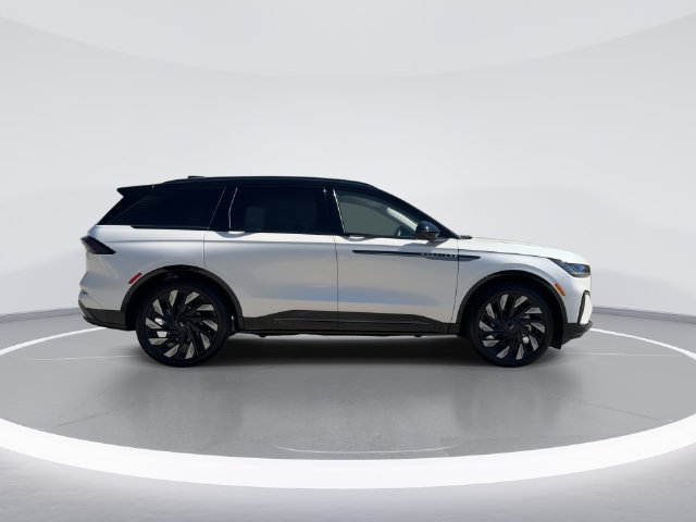 New 2026 Lincoln Nautilus Reserve w/ Jet Appearance Package AWD/4WD image 9