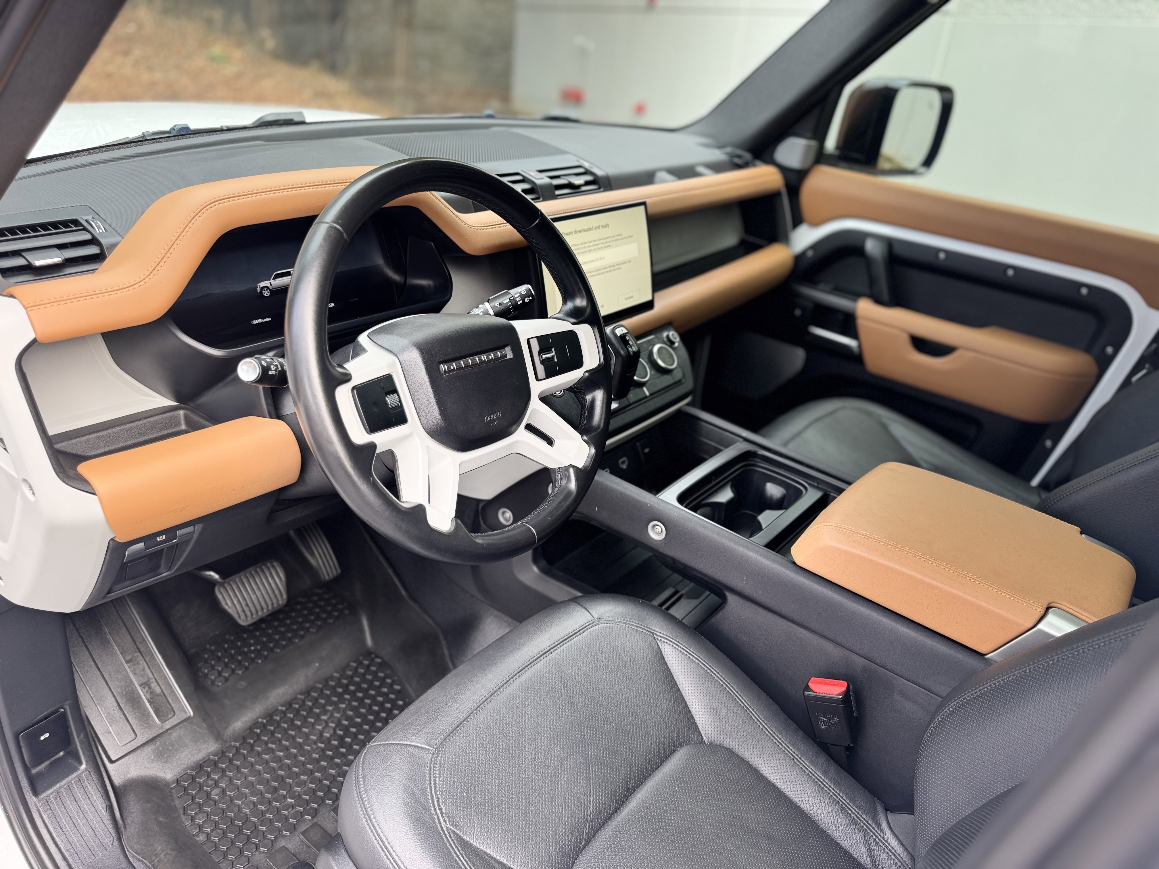 Used 2023 Land Rover Defender 130 S image 5