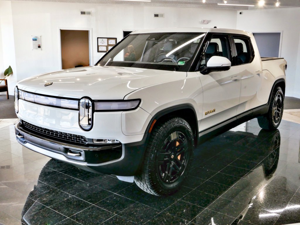 Used 2022 Rivian R1T Adventure image 1