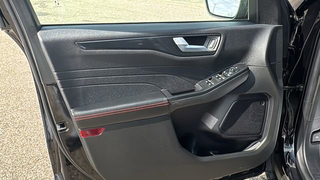 Certified 2024 Ford Escape ST-Line w/ Tech Pack #1 image 9