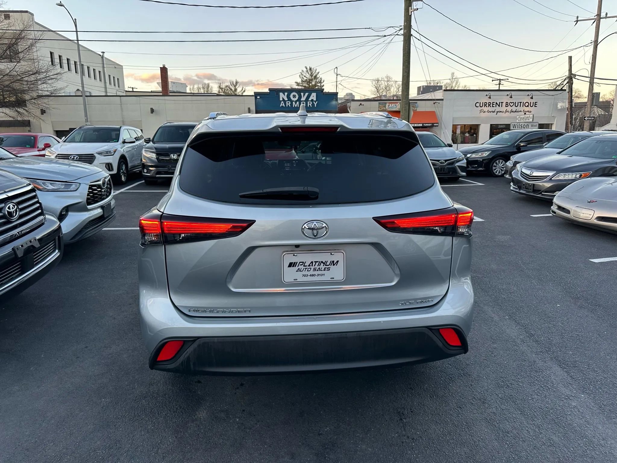 Used 2020 Toyota Highlander XLE image 8