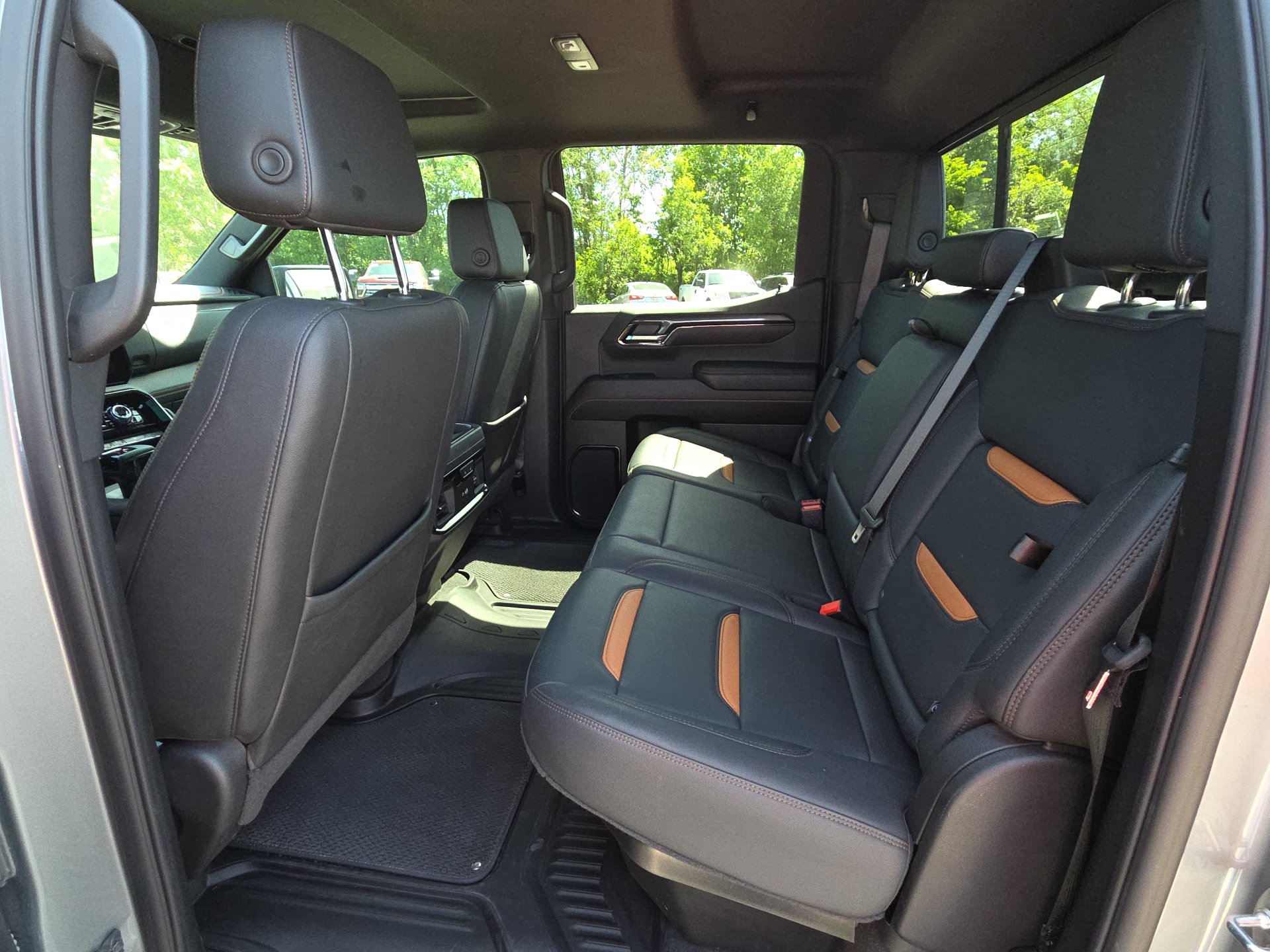 Used 2024 GMC Sierra 1500 AT4 w/ Technology Package AWD/4WD image 31