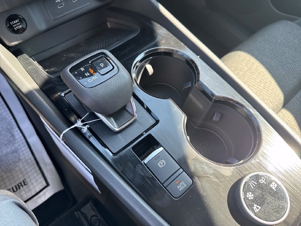 Certified 2026 Nissan Rogue SV AWD/4WD image 24