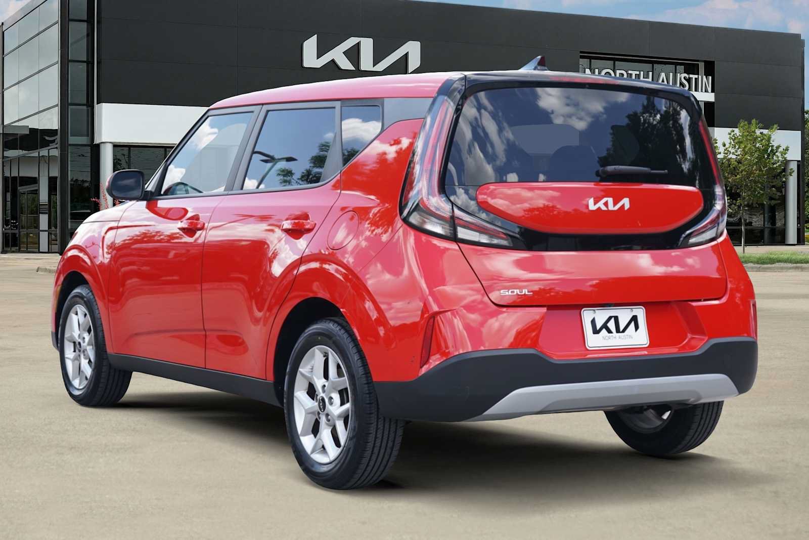 Certified 2024 Kia Soul LX w/ Option Group 015 FWD image 4