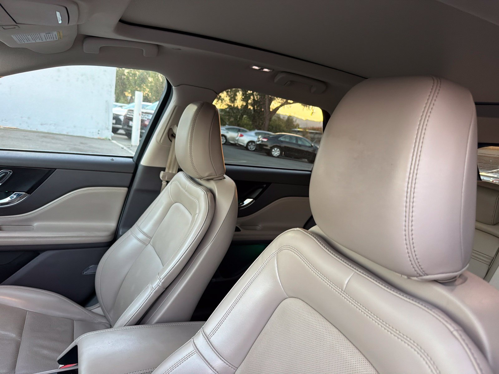 Used 2021 Lincoln Corsair FWD w/ Premium Package image 8