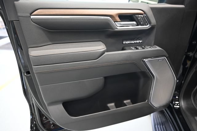 New 2026 Chevrolet Silverado 1500 High Country w/ High Country Premium Package AWD/4WD image 31