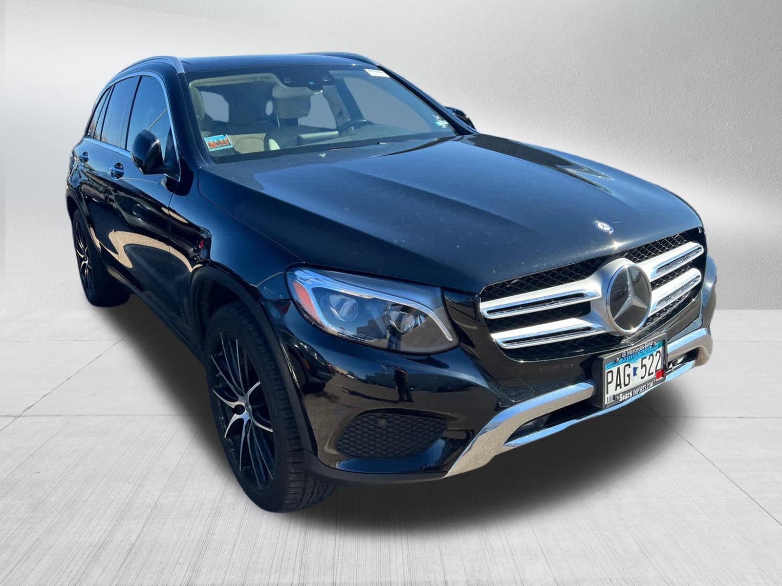 Used 2017 Mercedes-Benz GLC 300 4MATIC image 3