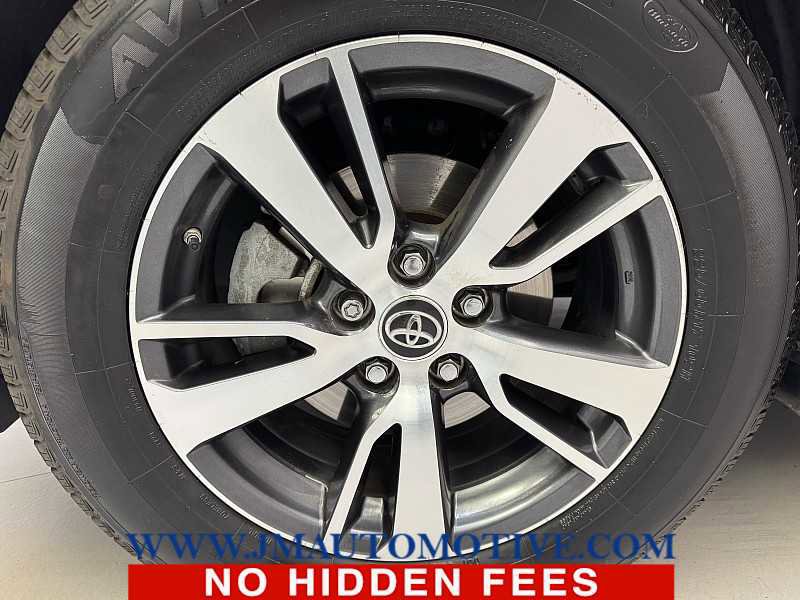 Used 2018 Toyota RAV4 XLE image 9