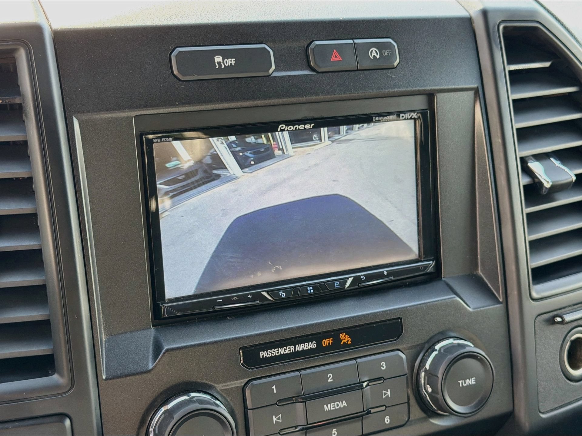 Used 2018 Ford F150 XL w/ Equipment Group 101A Mid AWD/4WD image 29
