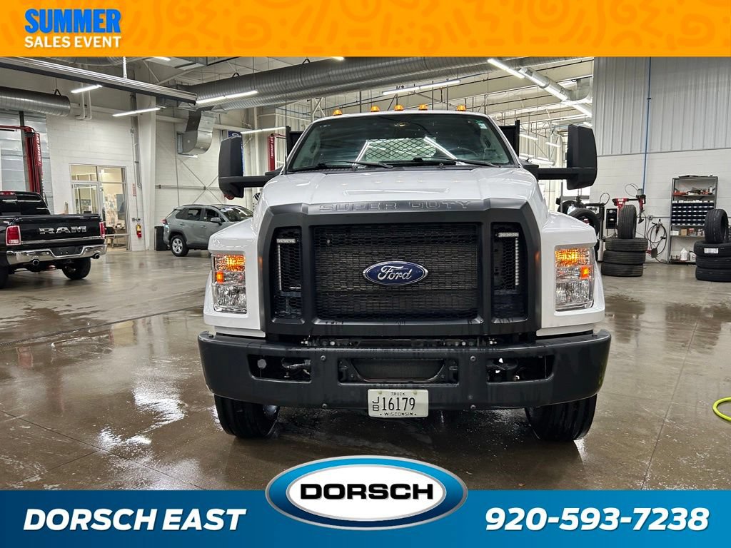 Certified 2022 Ford F750 2WD Regular Cab Super Duty image 3