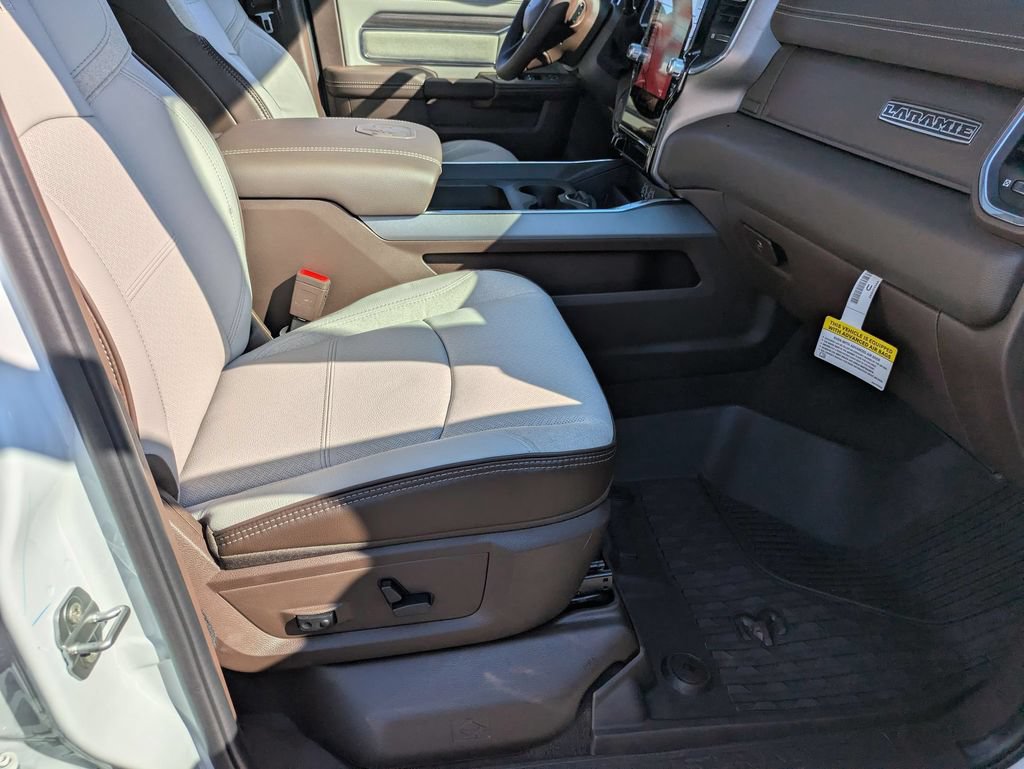 New 2026 RAM 2500 Laramie AWD/4WD image 36