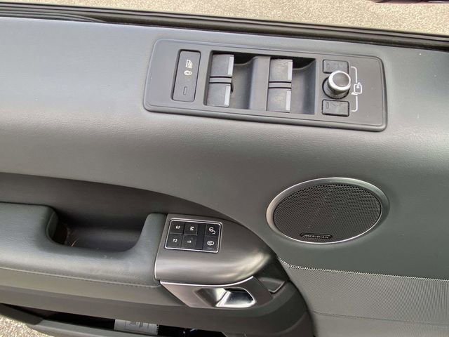 Used 2015 Land Rover Range Rover Sport SE image 13