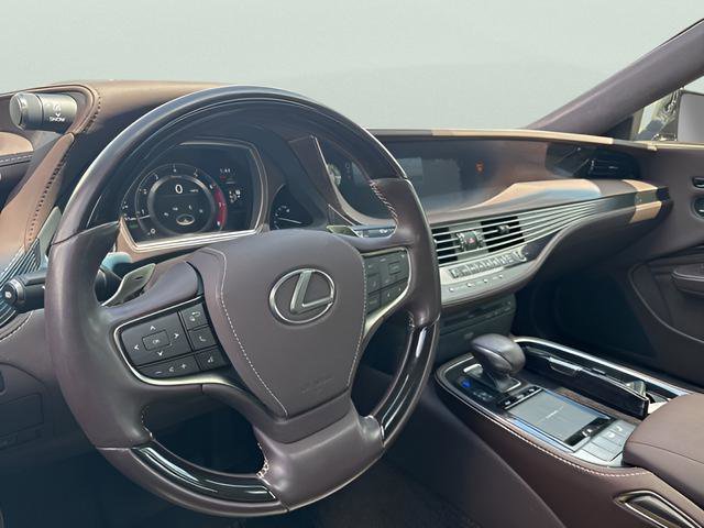 Used 2018 Lexus LS 500 w/ Interior Upgrade Package image 9