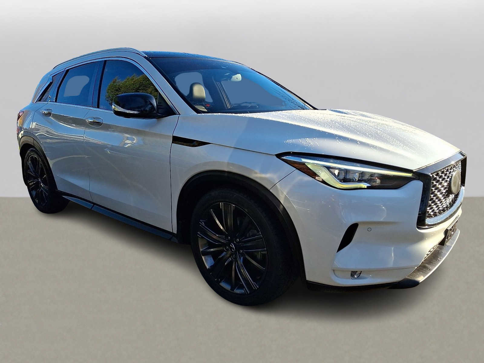 Used 2020 INFINITI QX50 Essential w/ Edition 30 Package image 3