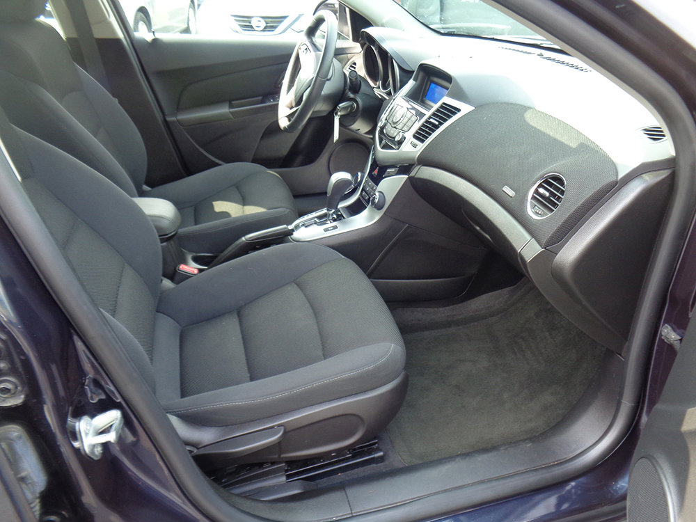 Used 2014 Chevrolet Cruze LT image 11