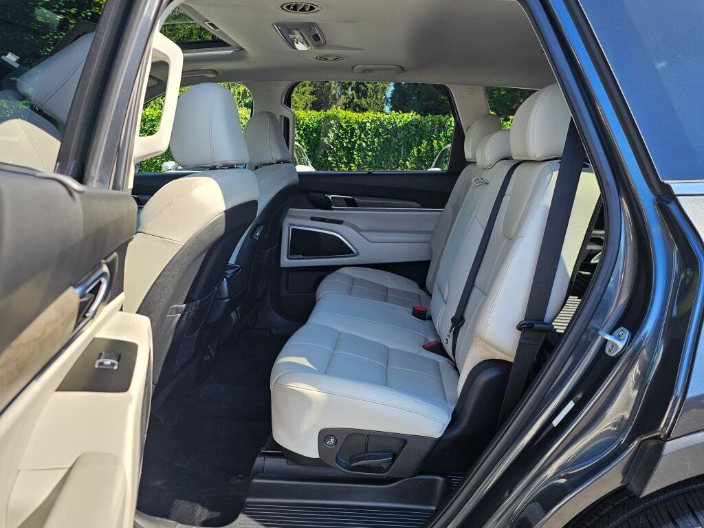 Used 2020 Kia Telluride EX AWD/4WD image 19