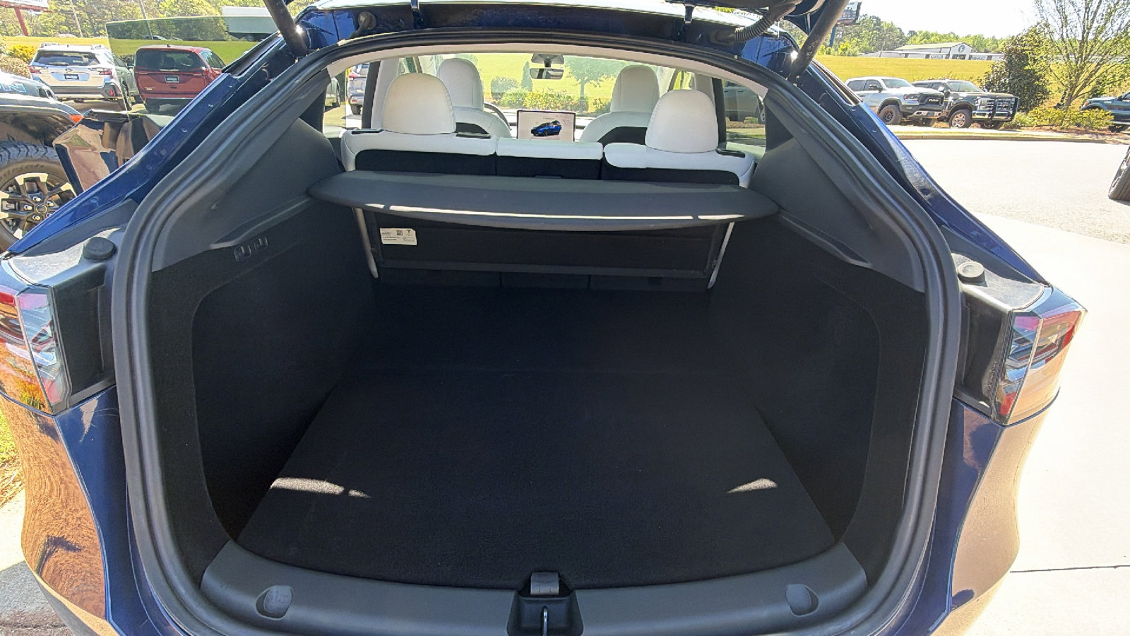 Used 2023 Tesla Model Y Long Range image 13