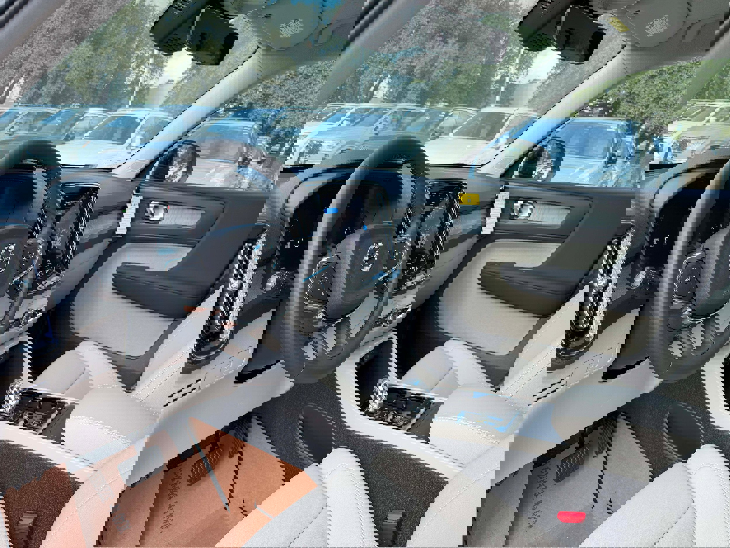 New 2026 Volvo XC40 B5 Plus w/ Protection Package Premier image 12