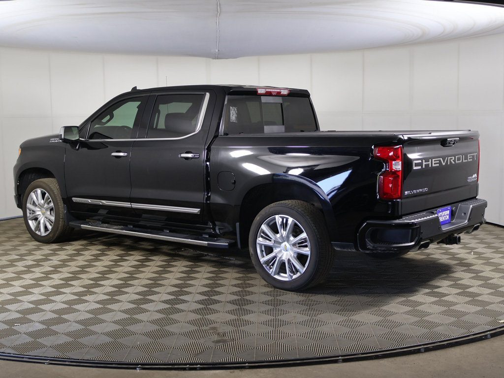 Used 2024 Chevrolet Silverado 1500 High Country w/ High Country Premium Package AWD/4WD image 13