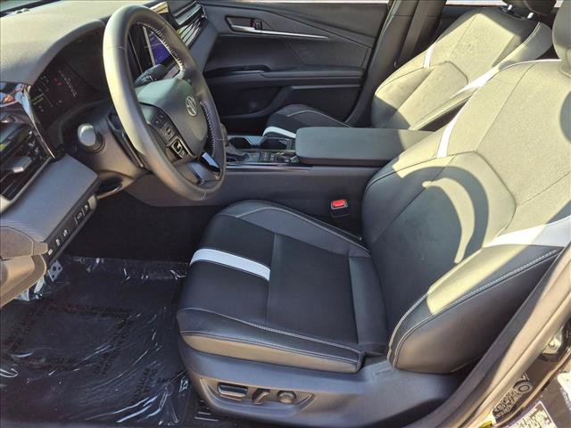 Certified 2025 Toyota Camry SE FWD image 14