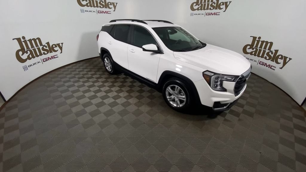 Certified 2023 GMC Terrain SLE w/ Driver Convenience Package FWD image 2