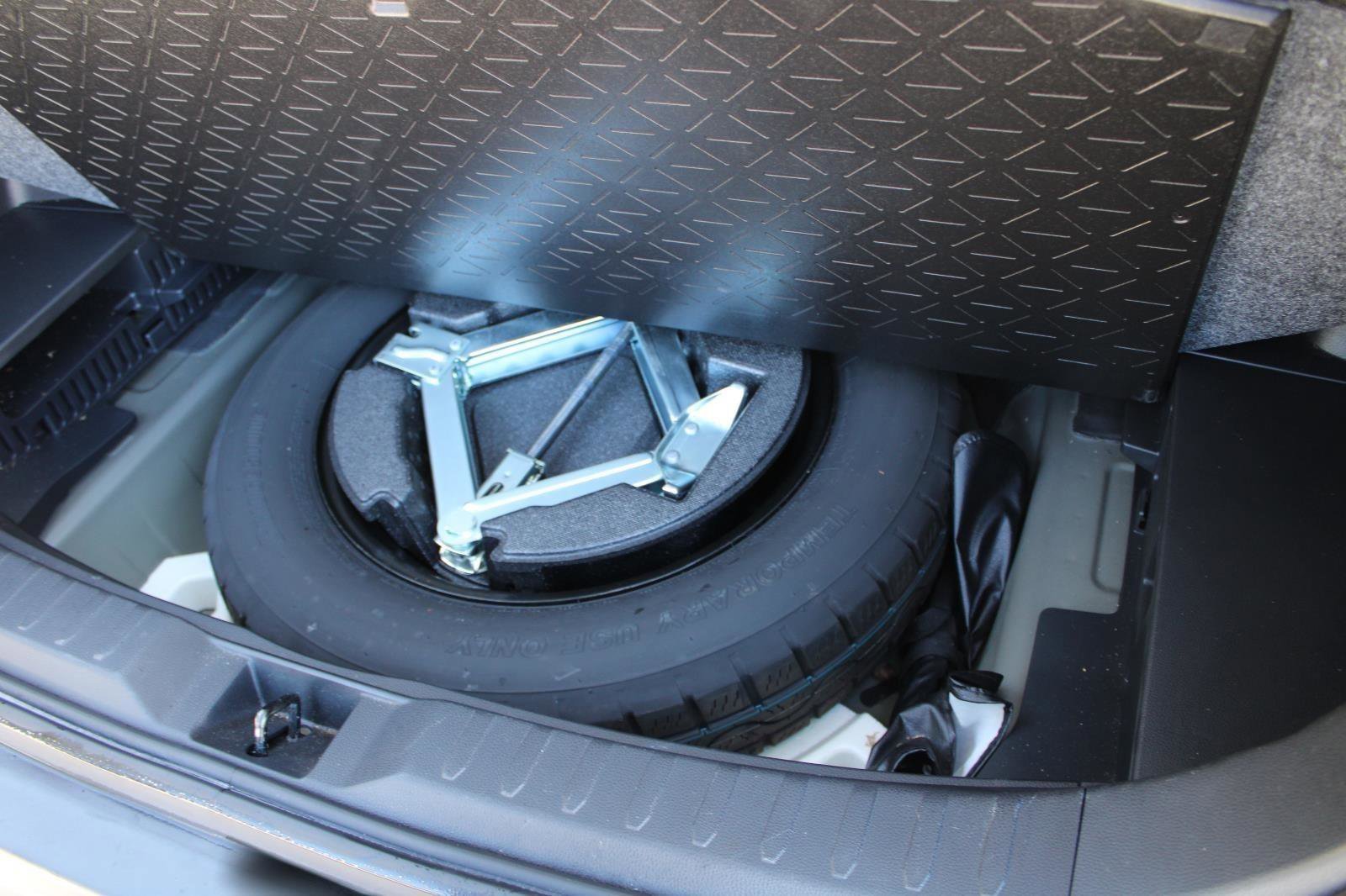 Used 2020 Toyota RAV4 XLE w/ Carpet Mat Package FWD image 18