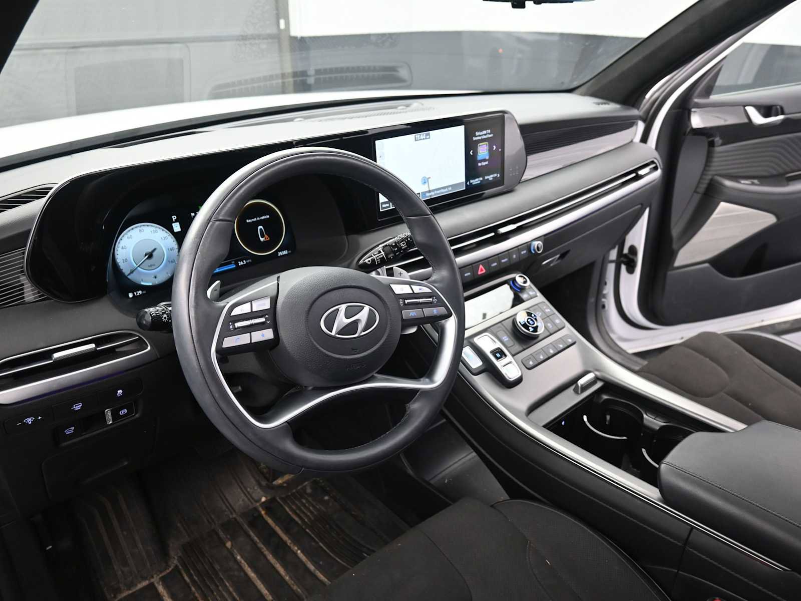 Used 2025 Hyundai Palisade Calligraphy image 10