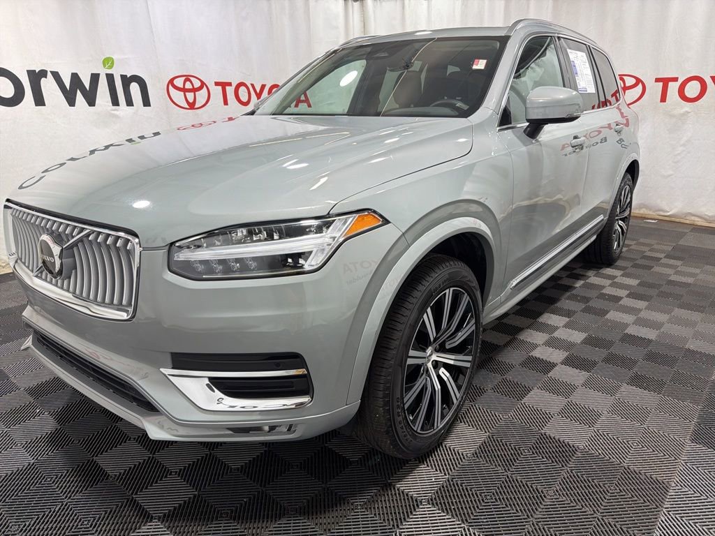 Used 2025 Volvo XC90 B5 Core AWD/4WD image 3
