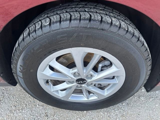 Used 2023 Kia Carnival LX FWD image 13