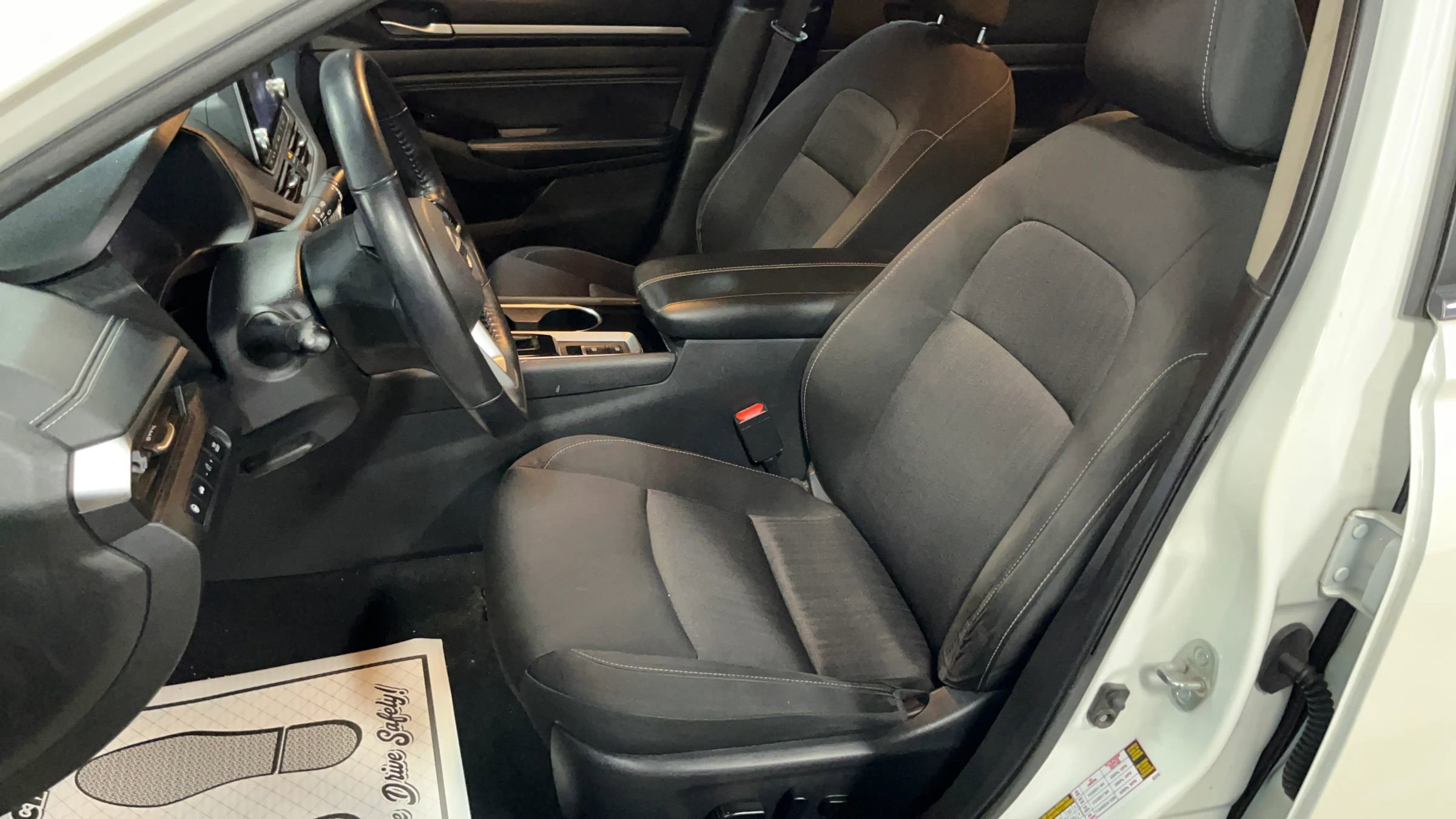 Used 2021 Nissan Altima 2.5 SV w/ SV Premium Package image 4