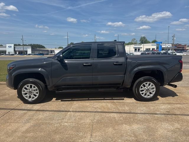 Used 2024 Toyota Tacoma SR AWD/4WD image 5