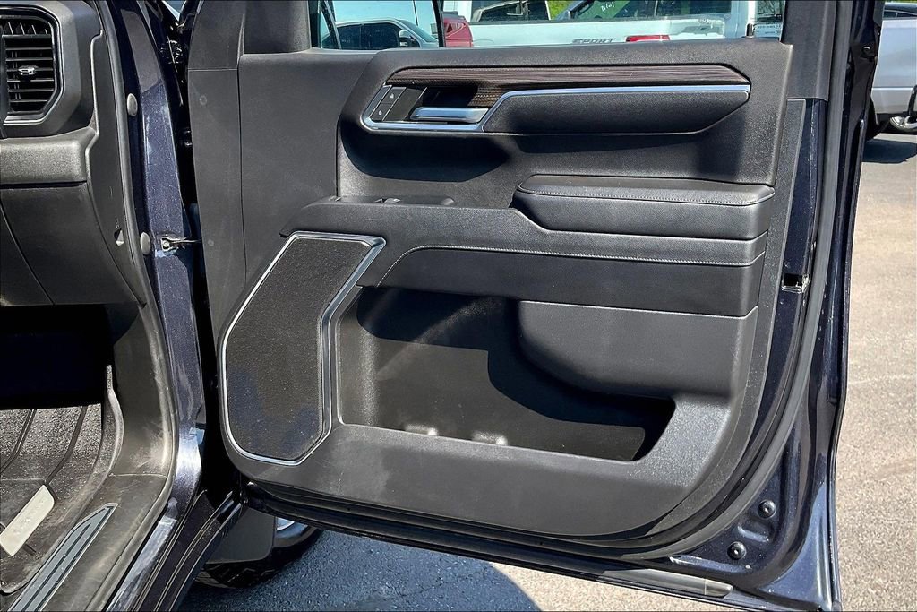 Used 2023 Chevrolet Silverado 1500 LT AWD/4WD image 28