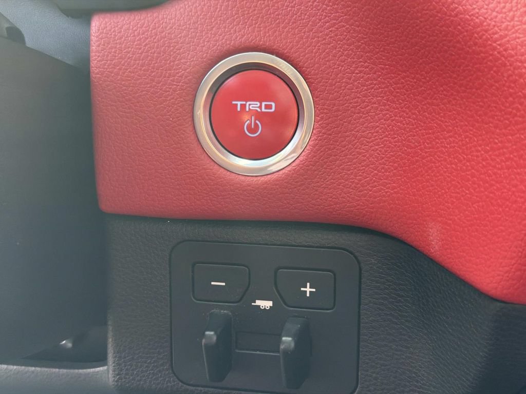 Used 2022 Toyota Tundra TRD Pro AWD/4WD image 32